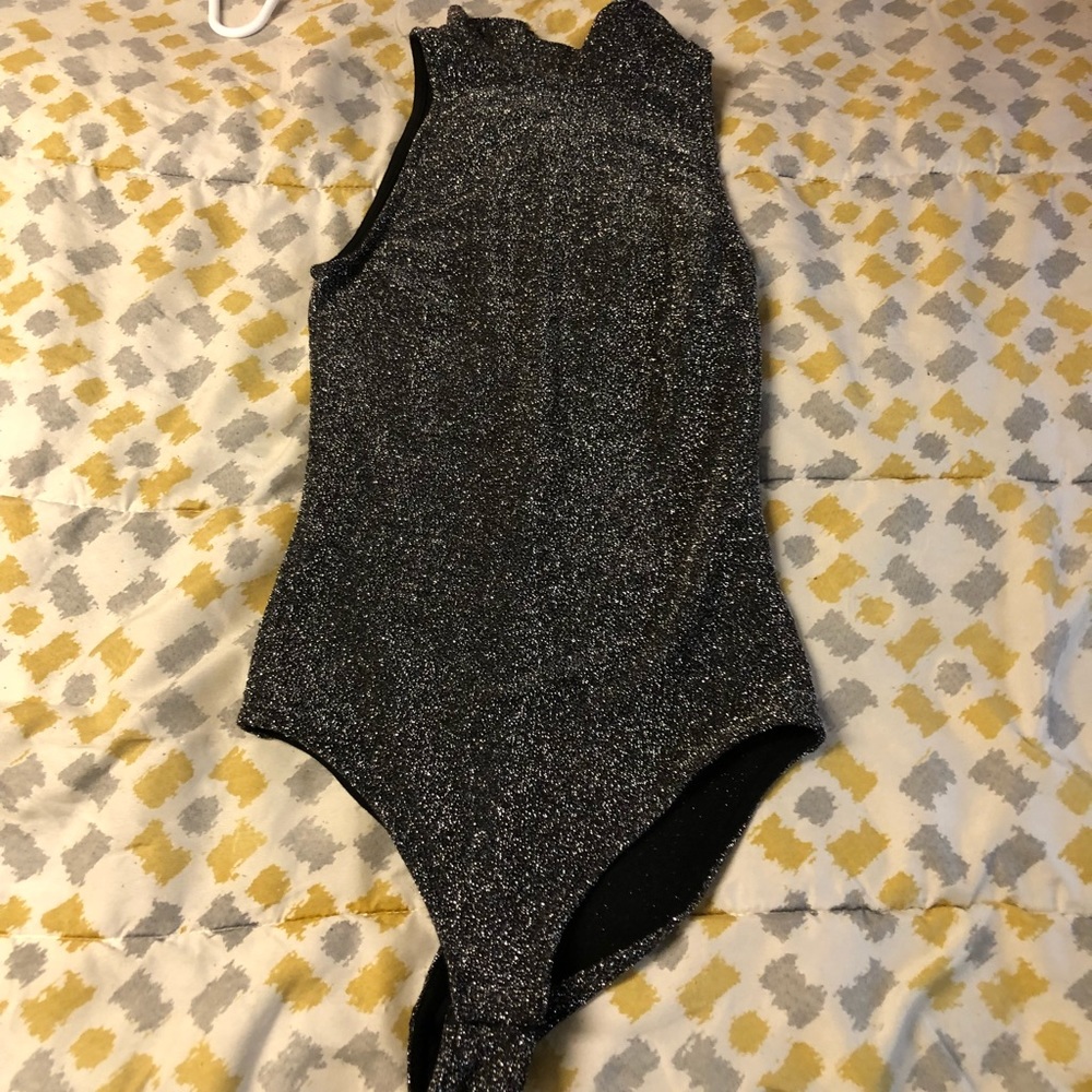 🎉CLEARANCE 🎉Black sparkly body suit
